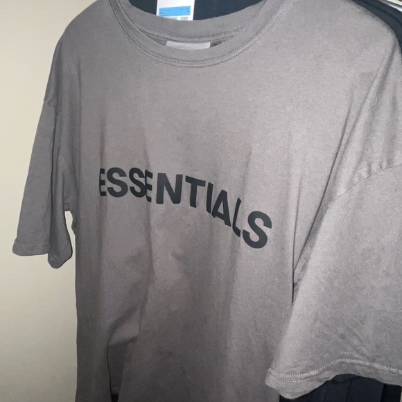 Essentials tee - Picture 2 of 5